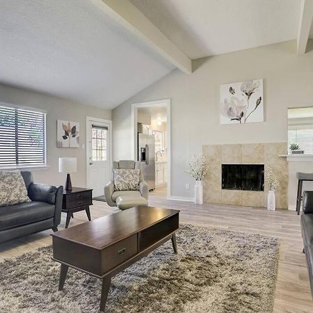 Cheerful 3 Bedroom Home In A Quiet Neighborhood. Houston Exterior photo