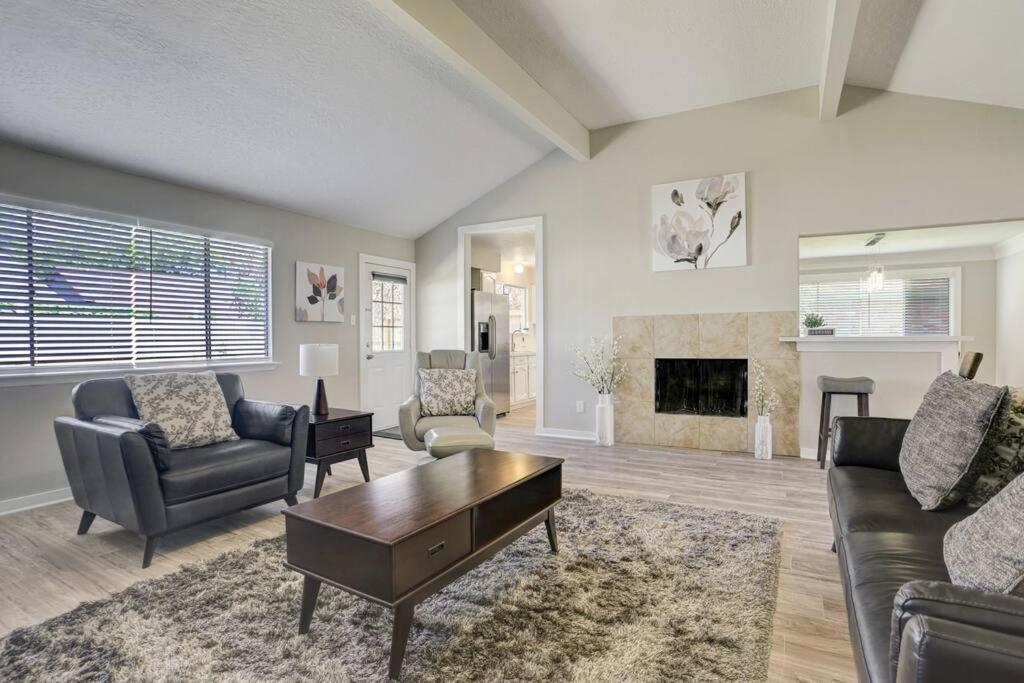 Cheerful 3 Bedroom Home In A Quiet Neighborhood. Houston Exterior photo