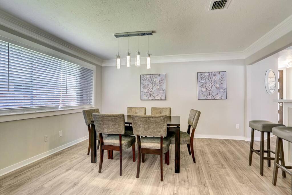 Cheerful 3 Bedroom Home In A Quiet Neighborhood. Houston Exterior photo